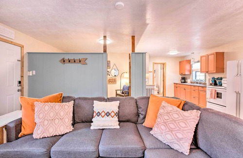 Red River House | Near Hiking & Main St! Mtn-View Red River Retreat