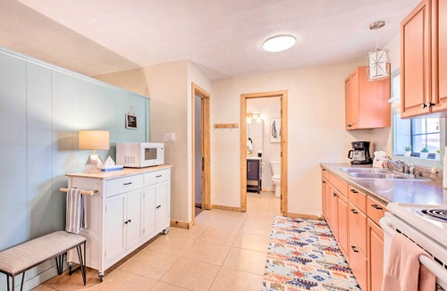 Red River House | Near Hiking & Main St! Mtn-View Red River Retreat