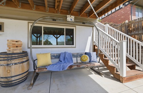 Green Mountain House | Near Red Rocks - Patio, Yard & Foothill Views