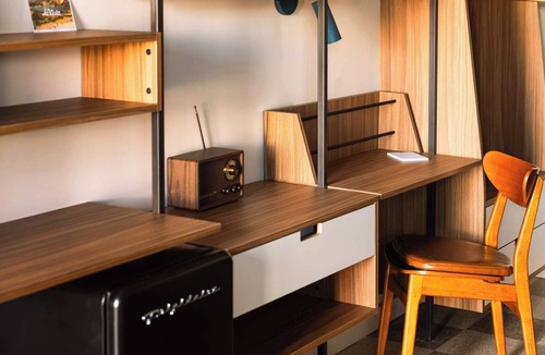 Hale Apartment | Neon Cactus Crashpad | La Vista Motel | 213