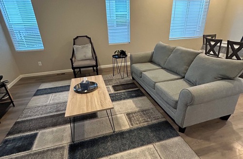 Littleton House | Neutral 3-bedroom housen