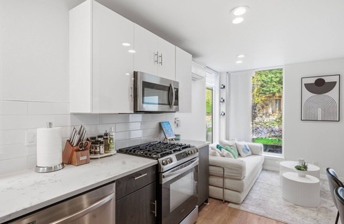 Capitol Hill House | [NEW] 2BR2BA Seattle Capitol Hill Retreat w/Rooftop, BBQ, AC, Parking Pass