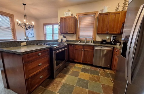 Keystone House | NEW! 3BR Red Hawk Townhome - Gondola Access