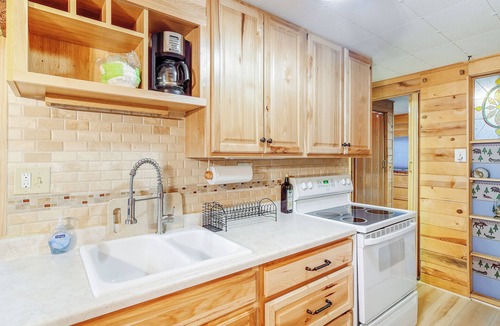Indian Mountain Cabin | New! Cozy 2-bedroom A-Frame with Hot Tub, Fire Pit, WiFi, AC and VIEWS!