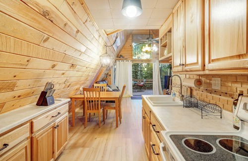 Indian Mountain Cabin | New! Cozy 2-bedroom A-Frame with Hot Tub, Fire Pit, WiFi, AC and VIEWS!