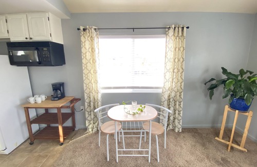 Barths House | NEW Listing! Inner city but quiet neighborhood Entire Guest House