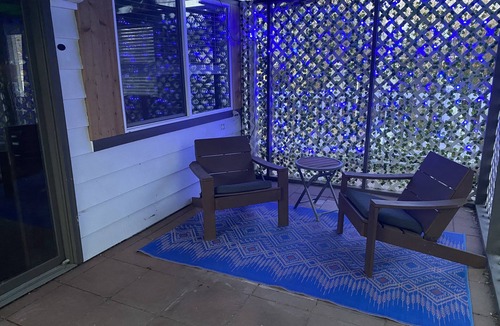 Barths House | NEW Listing! Inner city but quiet neighborhood Entire Guest House