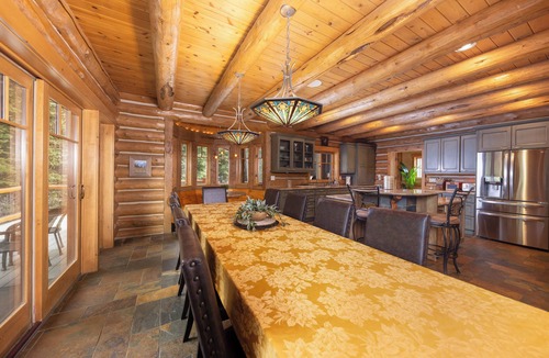 Breckenridge House | NEW LISTING! Luxury log home, nearby shuttle, hot tub, game tables, several sound systems, views!