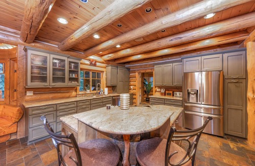 Breckenridge House | NEW LISTING! Luxury log home, nearby shuttle, hot tub, game tables, several sound systems, views!