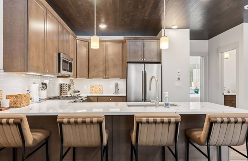 Keystone House | New luxury 3-bedroom 2 car garage townhome. Walking distance to River Run.