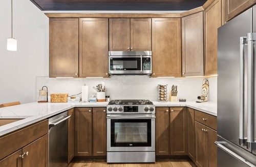 Keystone House | New luxury 3-bedroom 2 car garage townhome. Walking distance to River Run.