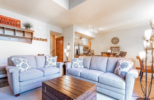 Lakeside Village Condo | New modern condo. Hot tub. Bike path. On Bus Route