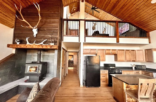 Antonito Cabin | NEW Private Escape at beautiful new build Cabin. 150 acres!