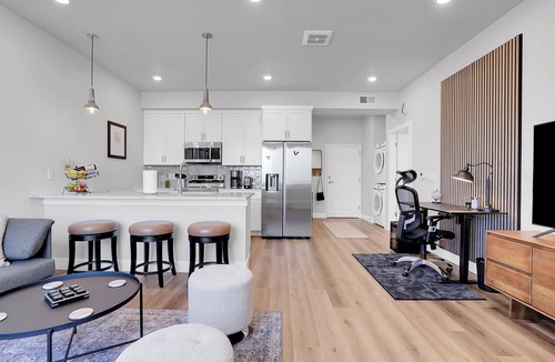 West Colfax Condo | NEW Urban Retreat - King Ensuite, Office, Private Parking