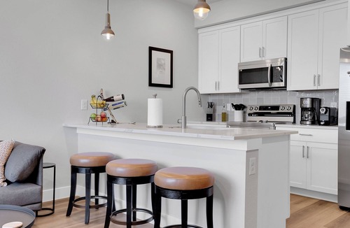 West Colfax Condo | NEW Urban Retreat - King Ensuite, Office, Private Parking