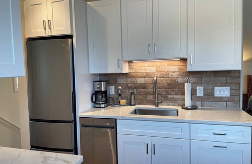 Congress Park Apartment | Newly Constructed Cozy 1-bedroom studio in Congress Park, Denver