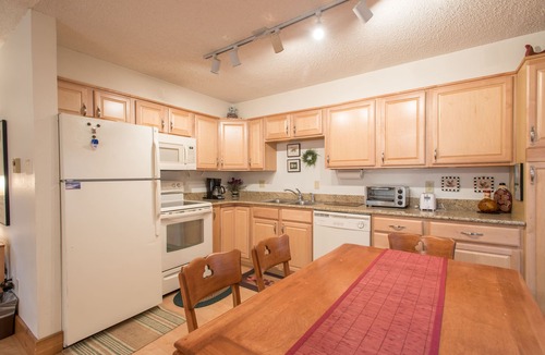 Copper Mountain Village Condo | Nice Ski-in/Walk-out condo, sleeps 8, free wifi, & parking.