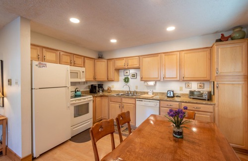 Copper Mountain Village Condo | Nice Ski-in/Walk-out condo, sleeps 8, free wifi, & parking.