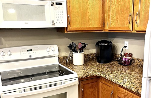 Littleton House | No taxes, minimum 30 night stay. Sept, Oct available!