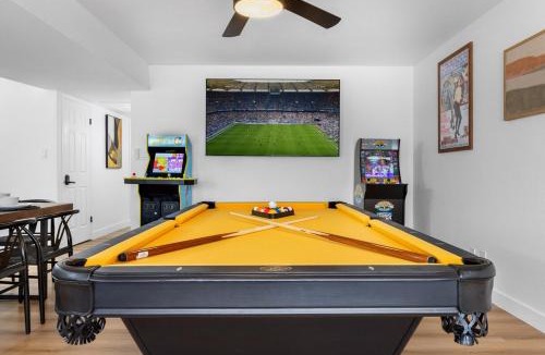 North Las Vegas House | North Vegas Family Oasis 4BR, Pool, BBQ, Games