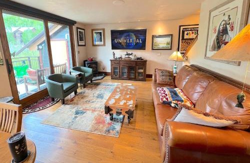 Mountain Village House | Northstar 7 ~ The Howe Cabin