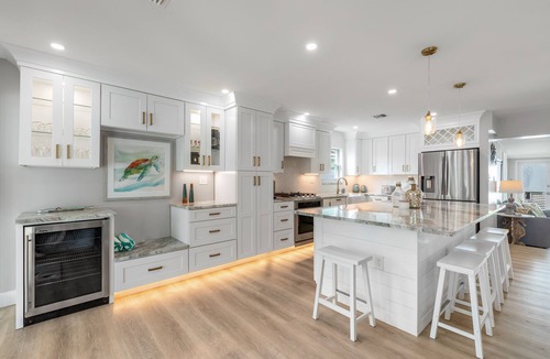 New Town House | OASIS SOUTH~Stunning 5 BR/3 Ba w/Pool!