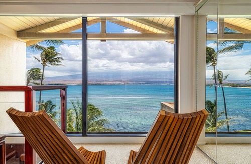 Maalaea Condo | Oceanfront Penthouse with Lanai plus Private Rooftop Sundeck - one of a kind!