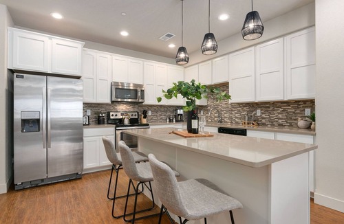 Old Town North House | Old Town Getaway – Free Bikes & Private Balconies