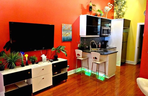 Uptown - Upper Duval Condo | OLD TOWN STEPS TO DUVAL! '"LA DOLCE VITA" SLEEPS 2-4, 3 BLOCKS TO SOUTHERNMOST