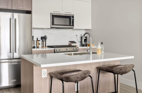 Highland House | On Cloud 9 - Curated Lifestyle Loft - Zuni Lofts