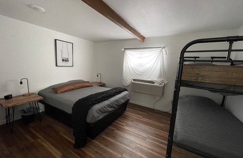 Meeker Cabin | One Room Cabin with Kitchenette
