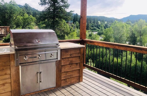 San Juan River Village House | Overlook San Juan River. Close to Wolf Creek, Fishing, Hiking.