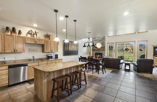 South Fork House | Overlooks 9th Green | Discount Golf Privileges | Golf & Ski