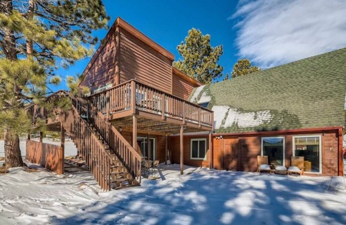 Rollinsville Cabin | Owl Chalet - 1950's Cabin close to hiking, creek, and brewery!