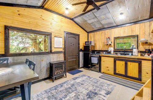 Powell Apartment | Ozark 'Blue Jean Cabin' w/Trails & Fishing Pond