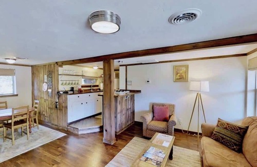 Spanish Valley Cabin | Pack Creek - Creekside East, Economy and Comfort
