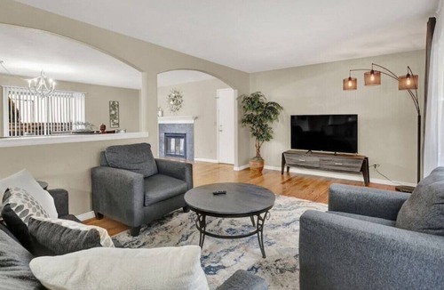 Village Seven House | Palmer Park Retreat Colorado Springs