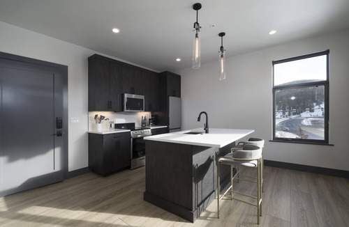 Breckenridge Condo | Park Ave Flat 14 | Luxury Condo & Minutes to Everything!