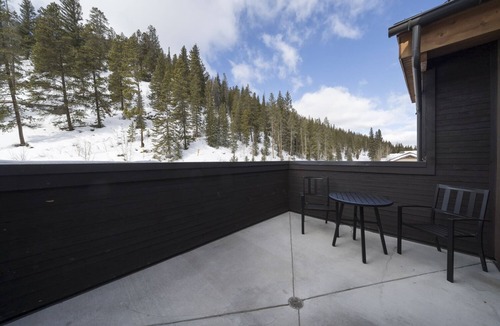 Breckenridge Condo | Park Ave Flat 5 | Luxury Condo, Minutes to Everything!