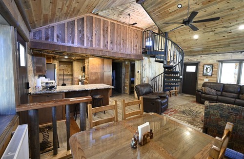 Creede Cabin | Peaceful 2-bedroom cabin in wonderful Creede Colorado for a relaxing stay.