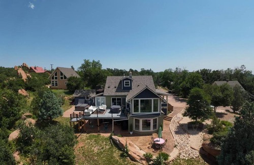 West Colorado Springs House | Peak View Guesthouse - Walk to Garden of the Gods - Hot Tub - Epic Views!