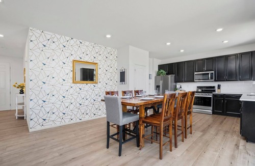 Centerra House | Pelican Landing Modern 3BD in Lakes at Centerra