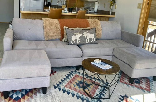 Twin Lakes Apartment | Penthouse at Roadhouse Lodge: 2BR with mountain & lake views, sleeps 4