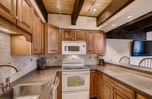 Copper Mountain Village Condo | Perfect Ski In/Ski Out Condo in Center Village