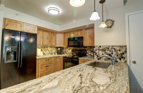Copper Mountain Village Condo | Pet Friendly, Center Village, Hot tub, MP504