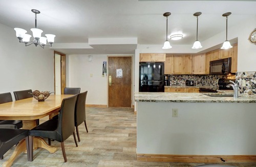 Copper Mountain Village Condo | Pet Friendly, Center Village, Hot tub, MP504