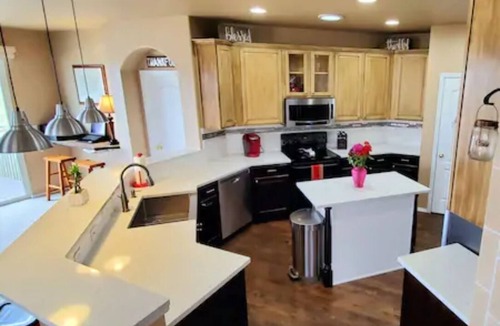Briargate House | Pet Friendly Gorgeous Rancher/Mtn Views/AF Academy/fenced yard area for kids