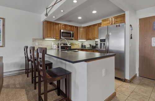 Copper Mountain Village Condo | Pet-Friendly, Great Views, Large Sleeping Capacity, Walk to Lifts - BE306