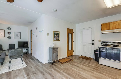 Saratoga Springs Cottage | Pet-friendly Home w/Patio: 4 Mi to Saratoga Spa!