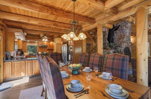 San Juan River Village House | Pet Friendly River Front Home with Hot Tub & A/C